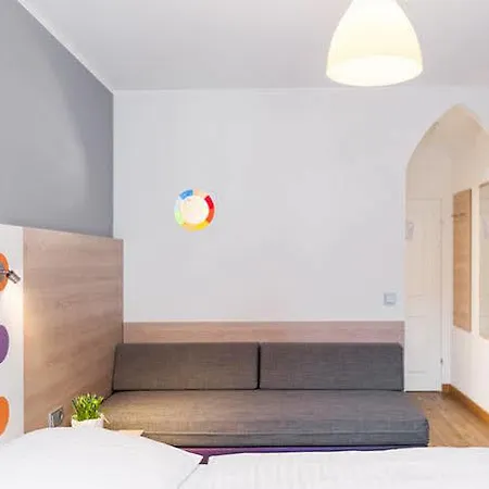 1st Creatif Elephant Hotel