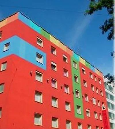 1st Creatif Elephant Hotel