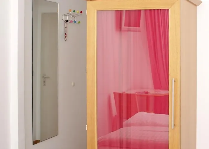 1st Creatif Elephant Munich