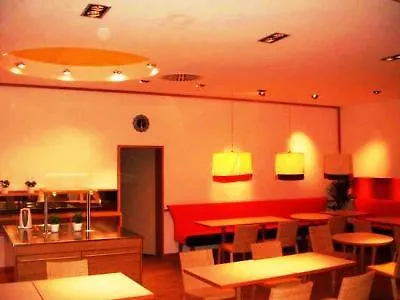 1st Creatif Elephant Munich