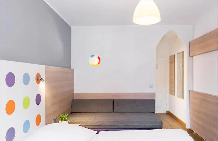 1st Creatif Elephant Hotel